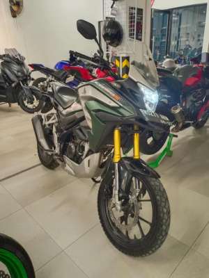 Jual bekas Honda CB 150X tahun 2022 warna Hijau CB150 150 X CC Naked Bike Motor,lokasi di Medan Area