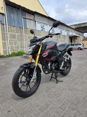 Jual bekas Honda CB150R Hitam 2021,lokasi di Medan Area