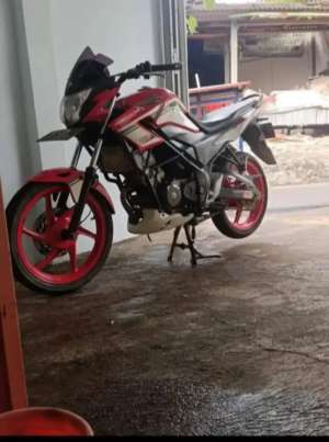 Jual bekas Honda cb150r limited edotion,lokasi di Jatimakmur