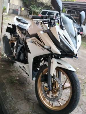 Jual bekas Honda Cbr 150 facelift,lokasi di Margahayu
