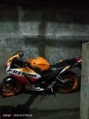 Jual bekas Honda CBR 150 Repsol 2014,lokasi di Kebayoran Lama