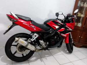 Jual bekas Honda CBR 150R 2006 CBU Full Restorasi Pajak Panjang,lokasi di Pesanggrahan