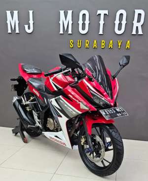 Jual bekas Honda CBR 150R tahun 2017,lokasi di Sukun
