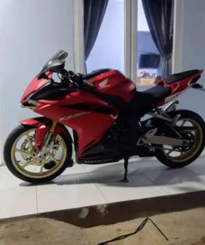 Jual bekas HONDA CBR 250 RR,lokasi di Telukjambe Timur