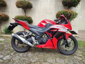 Jual bekas HONDA CBR K45 TAHUN 2014 PAJAK HIDUP,lokasi di Pondok Melati