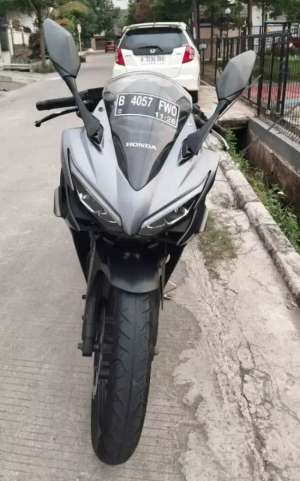 Jual bekas Honda CBR150R facelift 2019,lokasi di Pondok Gede