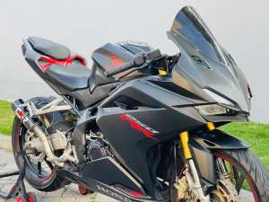 Jual bekas Honda cbr250rr black matte plat L pajak ON cbr 250rr hitam cbr 250 rr,lokasi di Sawahan