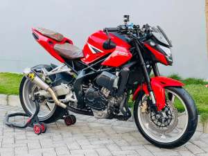 Jual bekas Honda cbr250rr modif naked cbr 250rr custom cbr250 rr 2019 pajak on,lokasi di Krembung
