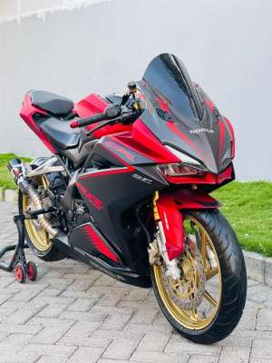 Jual bekas Honda cbr250rr plat N cbr 250rr black matte modif cbr 250 rr 2017,lokasi di Lowokwaru