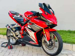 Jual bekas Honda cbr250rr red racing 2017 pajak on cbr250 rr merah cbr 250 rr,lokasi di Gubeng