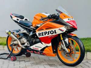 Jual bekas Honda cbr250rr repsol abs cbr 250rr abs repsol cbr 250 rr repsol abs,lokasi di Sedati