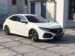 Jual bekas HONDA CIVIC E HATCBACK 2018 km lowww,lokasi di 