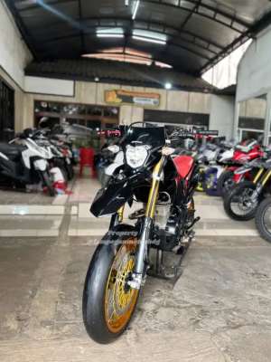 Jual bekas Honda Crf 150 Supermoto 2022,lokasi di Astana Anyar
