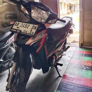 Jual bekas honda fit X tahun 2008,lokasi di Kepil