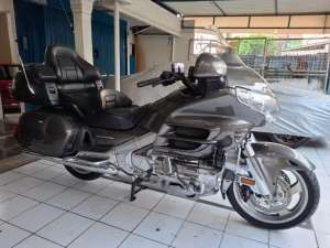 Jual bekas Honda Goldwing 1.8 2010 Full Paper,lokasi di Pondok Aren