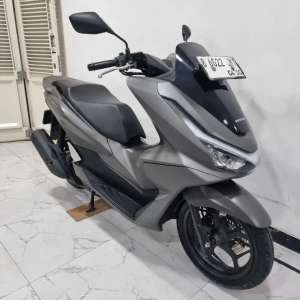 Jual bekas Honda New PCX 160 Keyless CBS ISS LED Fi 2025 bln 4 Kayak baru,lokasi di Kebon Jeruk