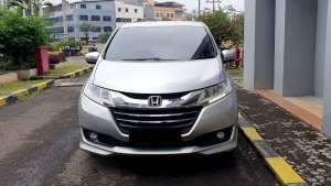 Jual bekas Honda Odyssey 2.4 S CVT AT Silver 2014 KM113rb Service Record,lokasi di 