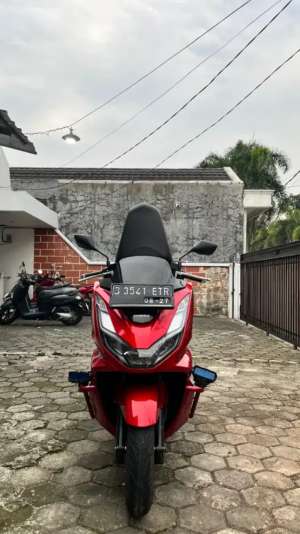Jual bekas Honda PCX 160 ABS ISS 2022,lokasi di Ciputat