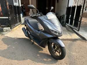 Jual bekas Honda PCX 160 ABS tahun 2022,lokasi di Kembangan