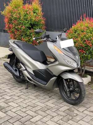 Jual bekas Honda PCX tahun 2019 Silver,lokasi di Arcamanik