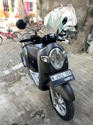 Jual bekas Honda scoopy 2018 abu-abu,lokasi di Pandaan