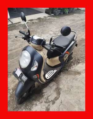 Jual bekas Honda Scoopy 2021 Lengkap mesinOK tukar beat jual cepat murah BU,lokasi di Ciledug