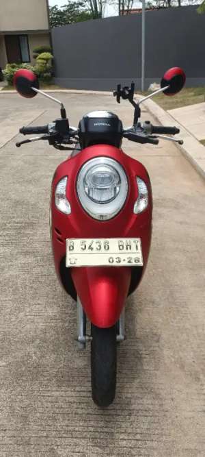 Jual bekas Honda scoopy 2023 Merah,lokasi di Bekasi Utara