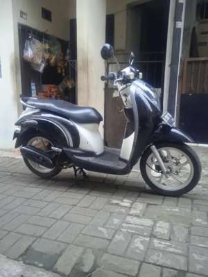 Jual bekas Honda Scoopy karbu th 2011 original ss lengkap,lokasi di Pondok Aren