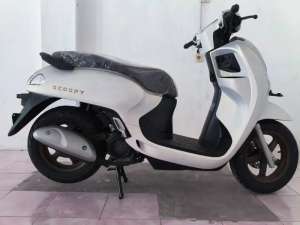 Jual bekas HONDA SCOOPY PRESTIGE WHITE,lokasi di Gamping
