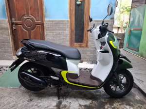 Jual bekas HONDA SCOOPY TAHUN 2017 MOTOR GRESS SS LNGKP,lokasi di Pekayon