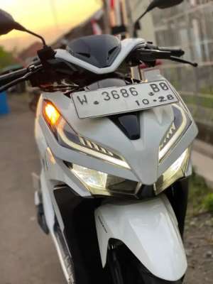 Jual bekas Honda Vario 125 CBS ISS 2018 Pearl White,lokasi di Jaten
