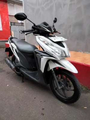 Jual bekas Honda Vario 125 KZR Gress tahun 2013 pajak hidup,lokasi di Sawangan