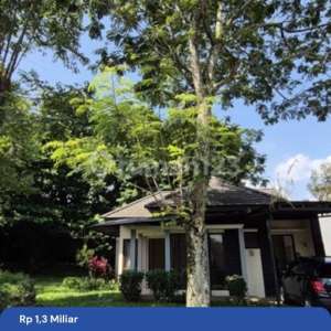 Hook, Halaman Luas, Samping Taman, Rumah Di Klaster The Breeze Sentul City Bogor , tersedia melalui melalui situs Rumah123