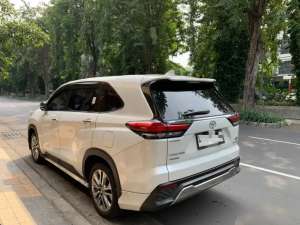 Jual bekas INNOVA ZENIX Q MODELISTA TSS HYBRID Matic 2022 Putih, Hitam inova,lokasi di 