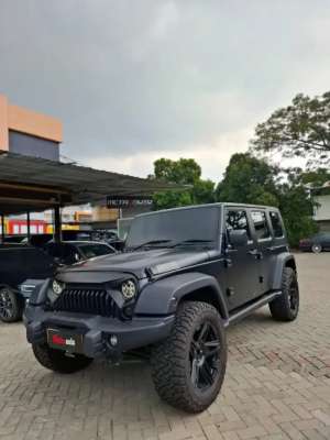 Jual bekas Jeep Rubicon 3.8cc 2011 termurah,lokasi di 
