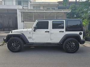 Jual bekas Jeep Wrangler Unlimited 2012 Bensin,lokasi di 