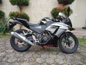 Jual bekas JUAL CBR K45 TAHUN 2014 PAJAK HIDUP,lokasi di Bojongsari