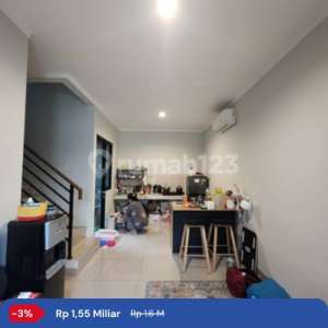 Jual Cepat Rumah 2 Lantai Kondisi Bagus Siap Huni Bebas Banjir Bonus Ac Dekat Clubhouse Magenta Residence Dan Summarecon Mal Bekasi , tersedia melalui melalui situs Rumah123