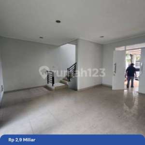 Jual Cepat Rumah 2 Lantai Kondisi Bagus Dan Luas Dekat Dengan Gate Cluster Acacia Residence Dan Dekat Summarecon Mal Bekasi , tersedia melalui melalui situs Rumah123