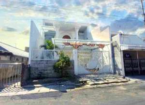 JUAL CEPAT RUMAH mewah privat pool PETEMON DKT ATJUNO lokasi di kupang-krajan, tersedia melalui melalui situs Lamudi