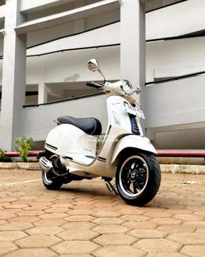 Jual bekas JUAL MURAH VESPA PRIMAVERA 150 iGET ABS FACELIFT 2018 MULUS,lokasi di Cinere