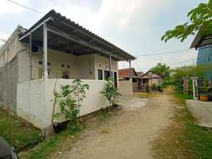 JUAL RUGIRUMAH BONUS TANAH DI KEMLAGI MOJOKERTO lokasi di Kesamben, tersedia melalui melalui situs Olx