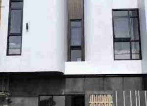 Jual Rukost Jatinangor full furnished 7 kamar tidur dan mandi strategis ke kampus ITB UNPAD IPDN dan pintu tol Cileunyi Bandung lokasi di cikeruh, tersedia melalui melalui situs Lamudi