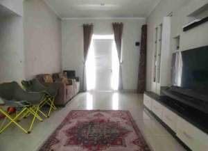 JUAL RUMAH BAGUS DI MAINROAD KOMPLEK LA MARGAS CIMAHI lokasi di ",
          price: `1100000000`,
          currency: `IDR`
    };


    let pageData = {
        viewPhoneModalField: , tersedia melalui melalui situs Lamudi