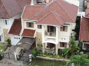Jual Rumah Dekat Tugu Jogja Fasilitas Kolam Renang Lapangan Tenis Perumahan Elit lokasi di Tegalrejo, tersedia melalui melalui situs Olx