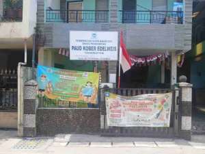 jual rumahkontrakan 9 pintu dalam komplek sukup baru, ujung berung lokasi di Arcamanik, tersedia melalui melalui situs Olx