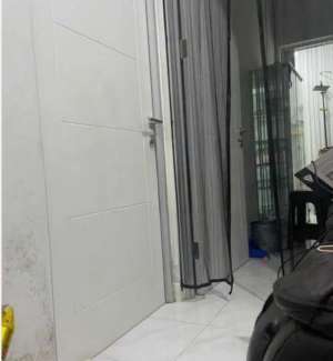 Jual rumah Malibu Village Gading Serpong 7x8 dekat BSD lokasi di Cengkareng, tersedia melalui melalui situs Olx