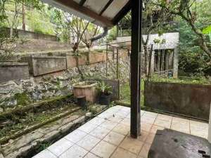 Jual rumah tua hitung tanah di dago kiri 100meter ke jalan provinsi lokasi di Dago, tersedia melalui melalui situs Olx