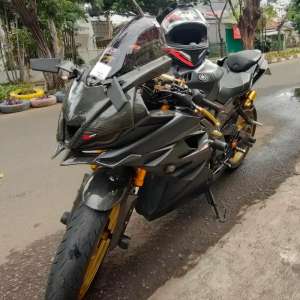 Jual bekas JUAL SANTAI R15 V3 VVA 2018 FULL MODIF,lokasi di Tanjung Priok
