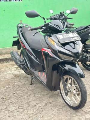 Jual bekas Jual vario 125cc butuh dana,lokasi di Pondok Gede